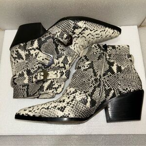 Gianni Bini Jeydda Buckle Detail Leather Snakeskin Western Ankle Boot Size 10
